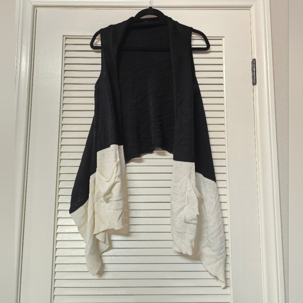 Foreign Exchange - Black & White Open Loose-Fit Shawl Vest With Pockets